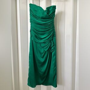 Green Ruched Sweetheart Strapless Gown for Weddings